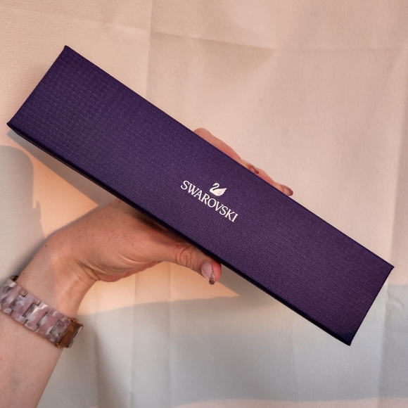 SOLD NWT Swarovski Angelic Rosegold Circle Bracelet ๐  Never Worn! - Picture 7 of 8